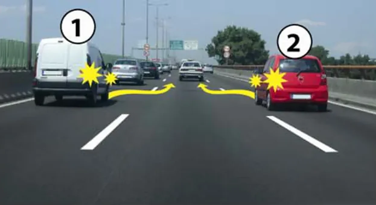У ситуацији приказаној на слици предност има: