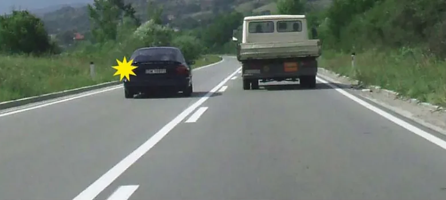 У ситуацији приказаној на слици, возачу путничког возила претицање: