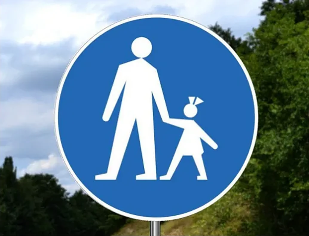 Saobraćajni znak prikazan na slici označava: