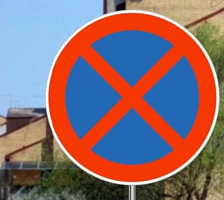 Saobraćajni znak prikazan na slici označava: