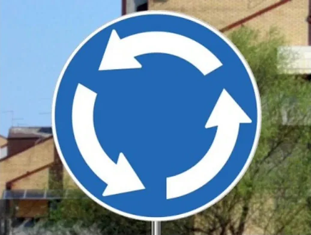 Saobraćajni znak prikazan na slici označava: