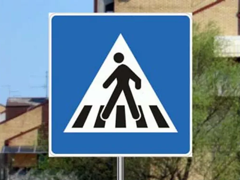Saobraćajni znak prikazan na slici označava: