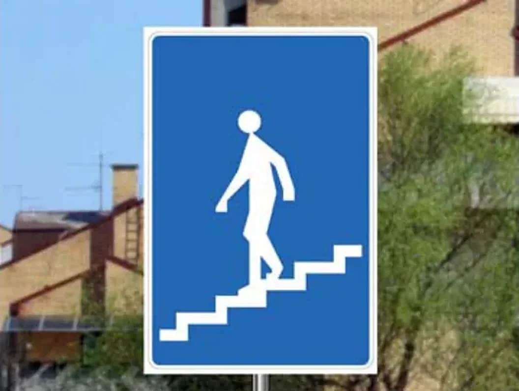 Saobraćajni znak prikazan na slici označava: