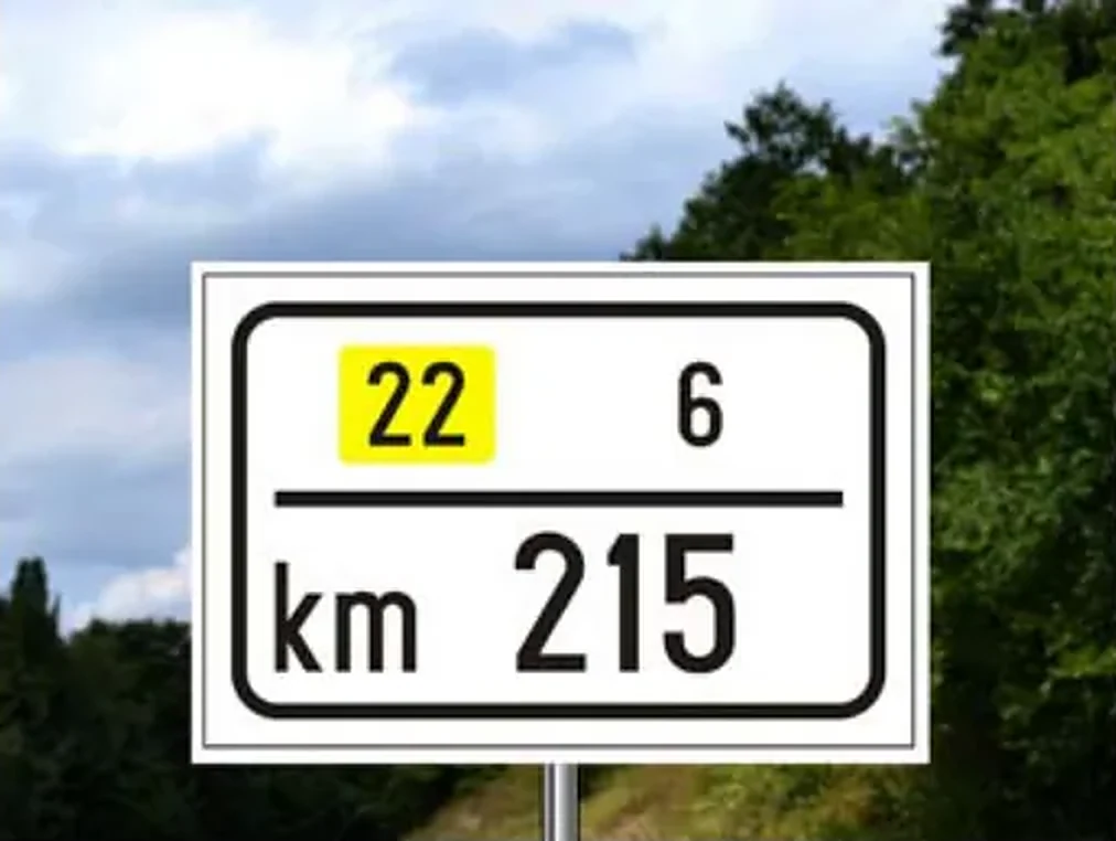 Saobraćajni znak prikazan na slici označava: