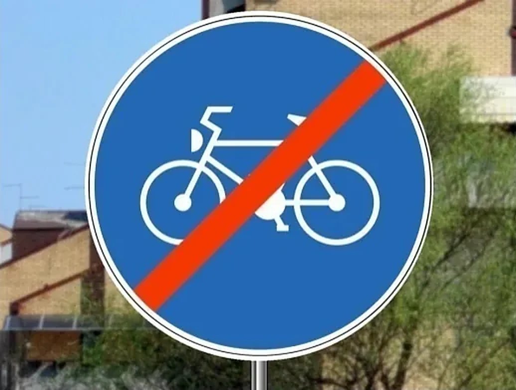 Saobraćajni znak prikazan na slici označava: