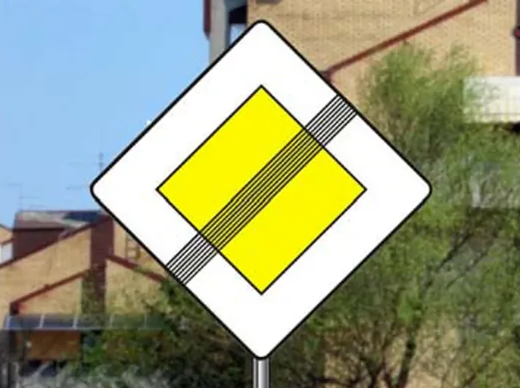 Saobraćajni znak prikazan na slici označava: