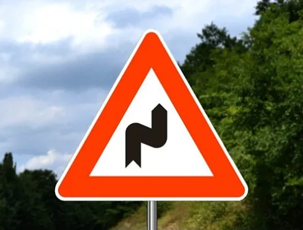 Saobraćajni znak prikazan na slici označava: