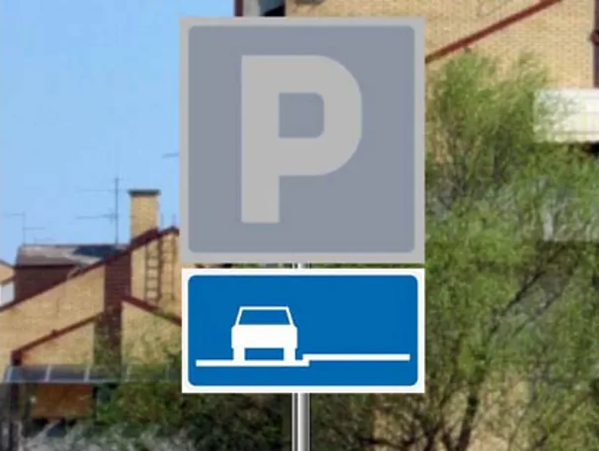 Dopunska tabla prikazana na slici, postavljena uz saobraćajni znak „Parkiralište”, označava: