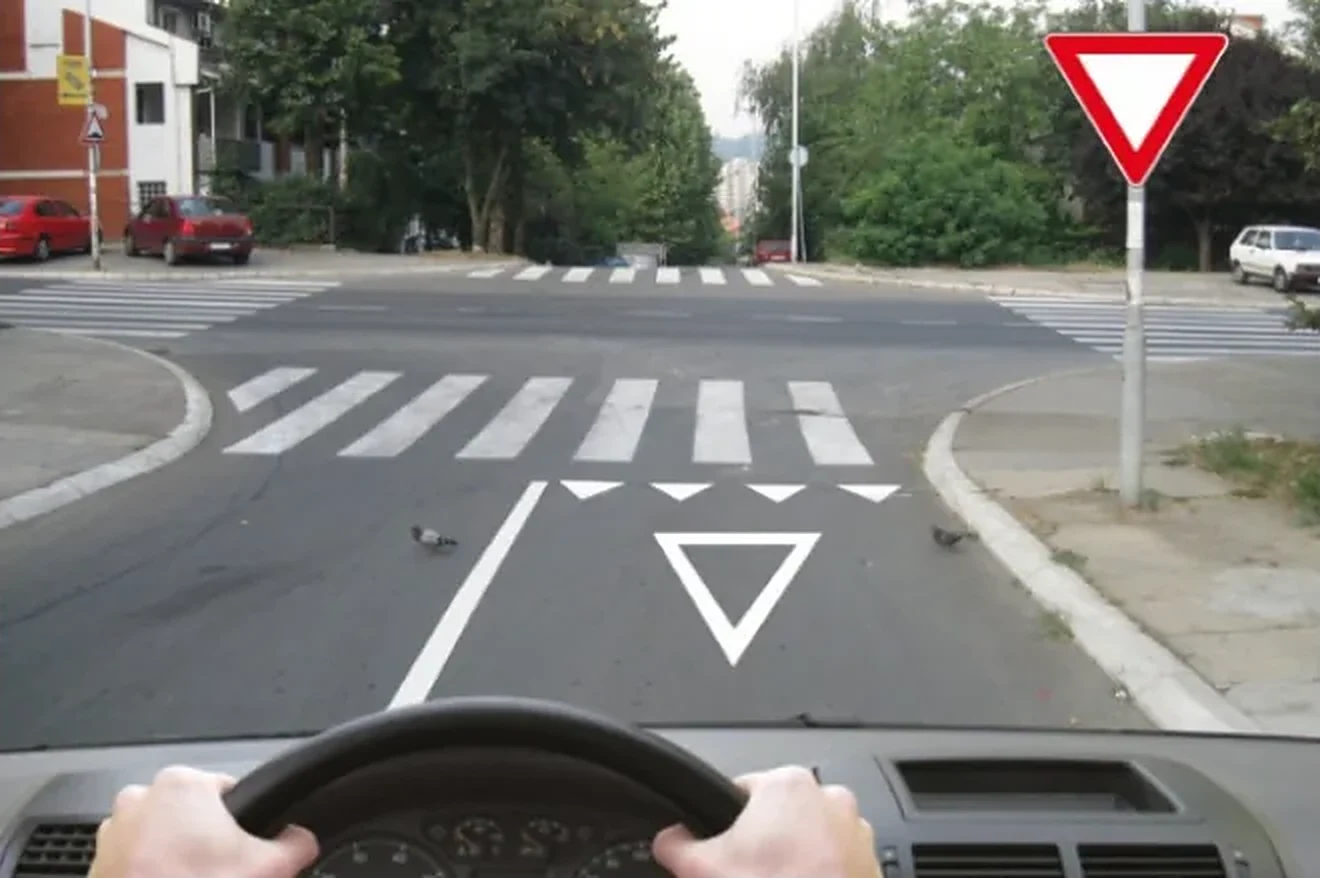 U situaciji prikazanoj na slici: