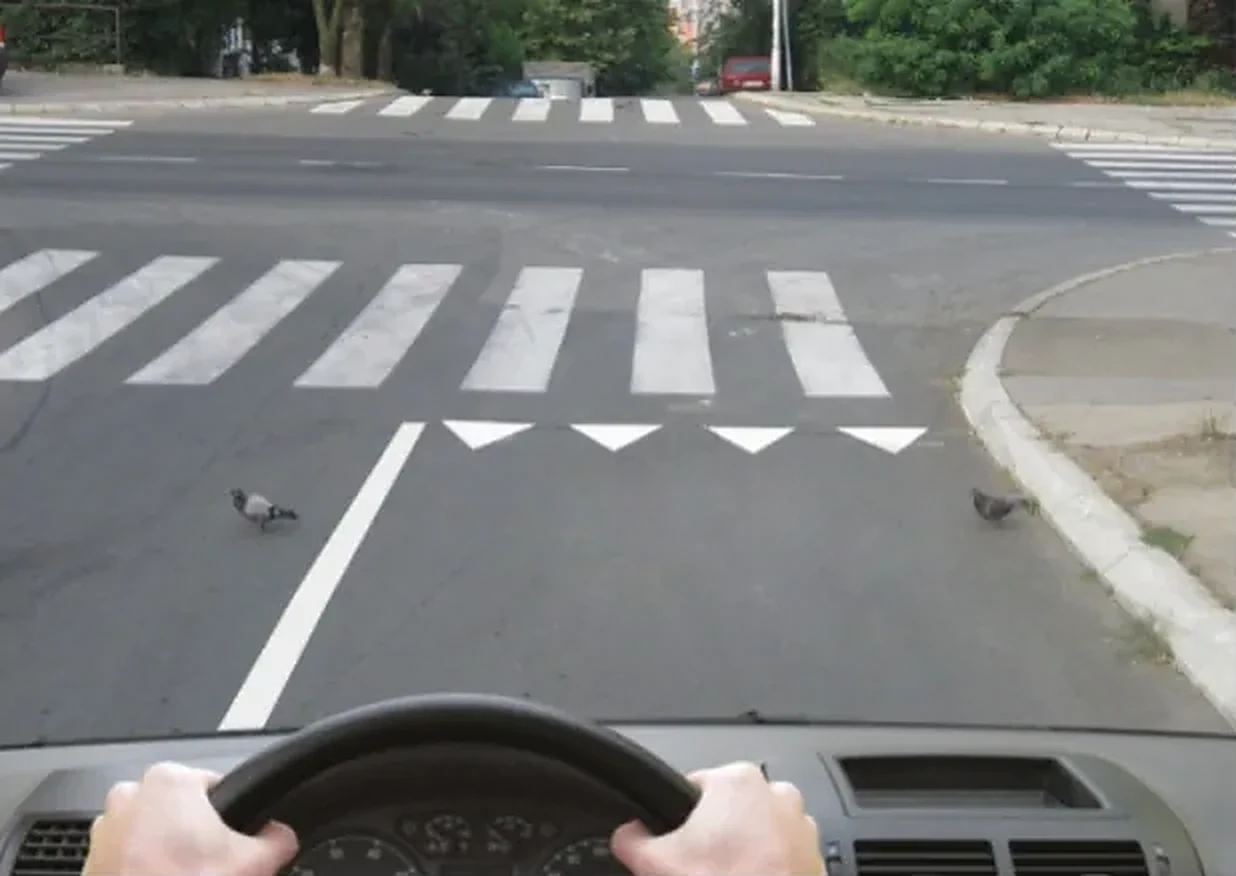 U situaciji prikazanoj na slici: