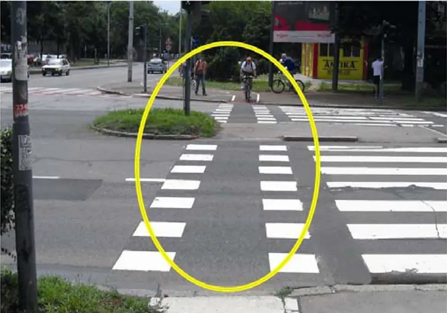 Poprečna oznaka na kolovozu označena na slici označava: