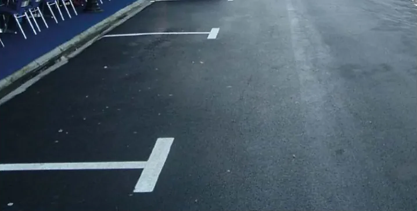 Oznaka prikazana na slici („Parking mesto“) označava: