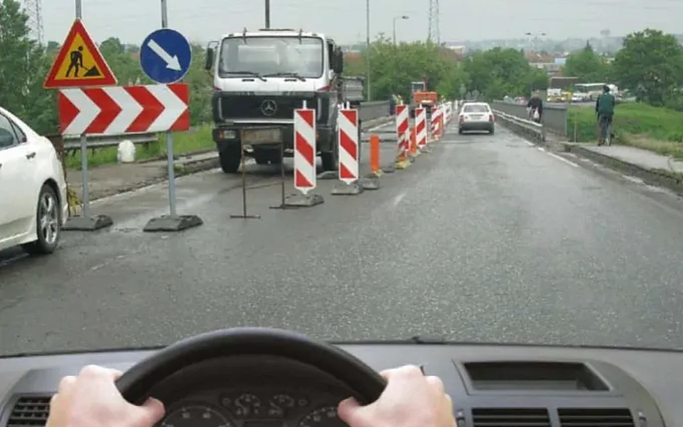 U situaciji prikazanoj na slici postavljena oprema označava: