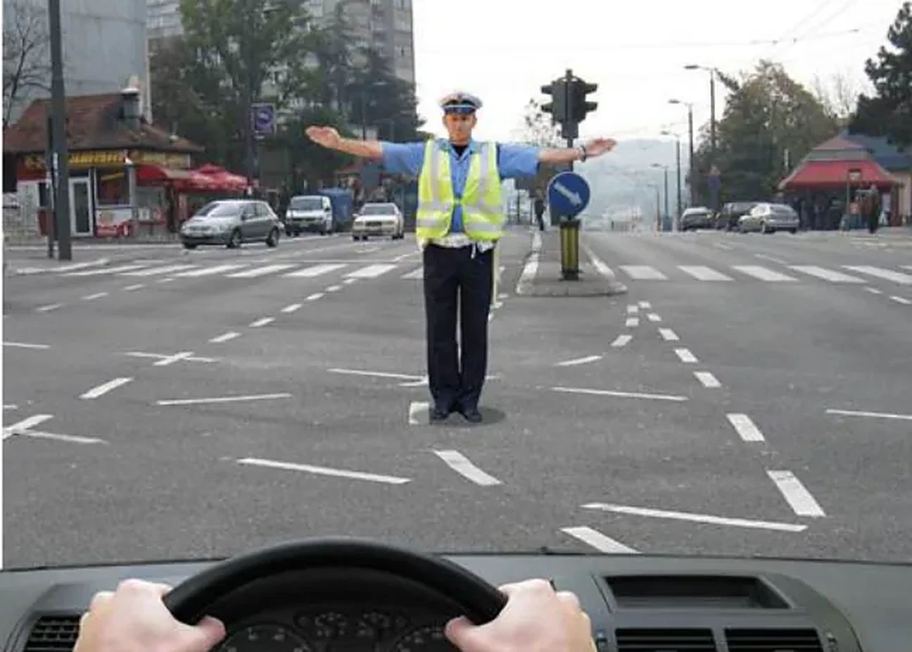 U situaciji prikazanoj na slici: