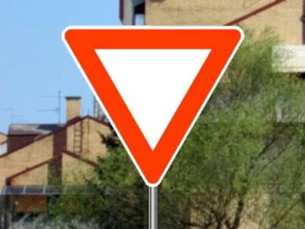 Saobraćajni znak prikazan na slici označava: