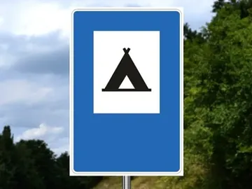 blizinu terena ili teren uređen za kampovanje pod šatorima
