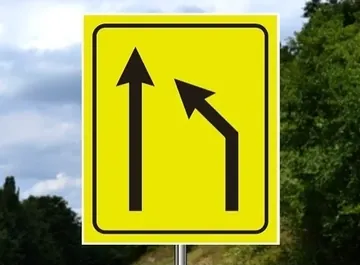 mesto gde počinje zatvaranje jedne saobraćajne trake namenjene za kretanje u istom smeru